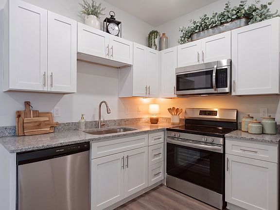 4th image of 926 E Gilbreath St #101