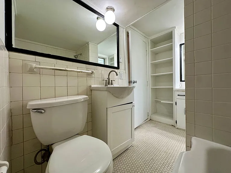 4507 Woodlawn — Photo 14