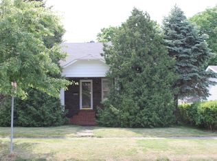 612 N Randolph St, Macomb, IL 61455