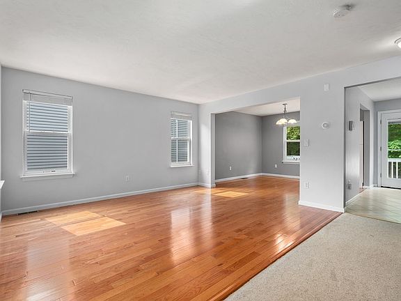 5th image of 35 Lilac Cir #209