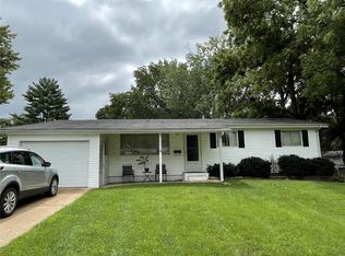 1060 Hadwin Dr, Florissant, MO 63033