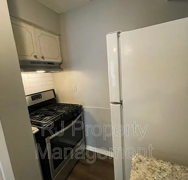 605 Patterson St #11 — Photo 6