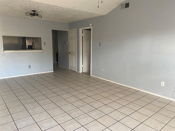 3rd image of 19327 Lazy Valley Dr
