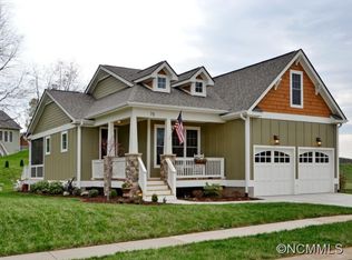 78 Barnrock Dr, Mills River, NC 28759