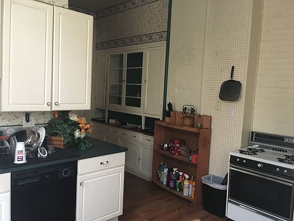 4th image of 2646 Bellevue Ave