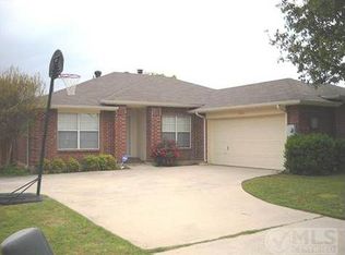 1912 Helen Ln, Lewisville, TX 75067