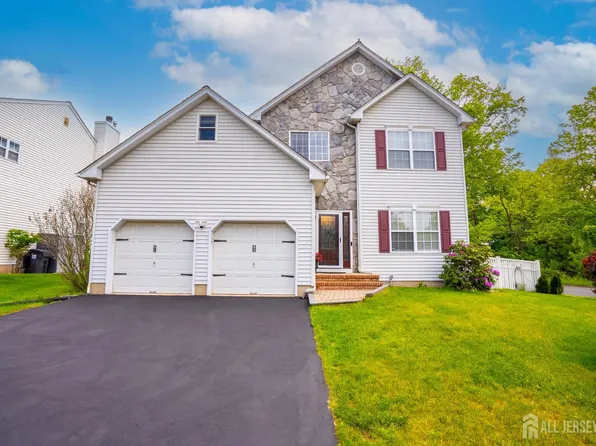 2 Danberry Ln, Bridgewater, NJ 08807