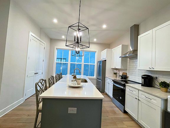 4th image of 4440 Dalston Dr