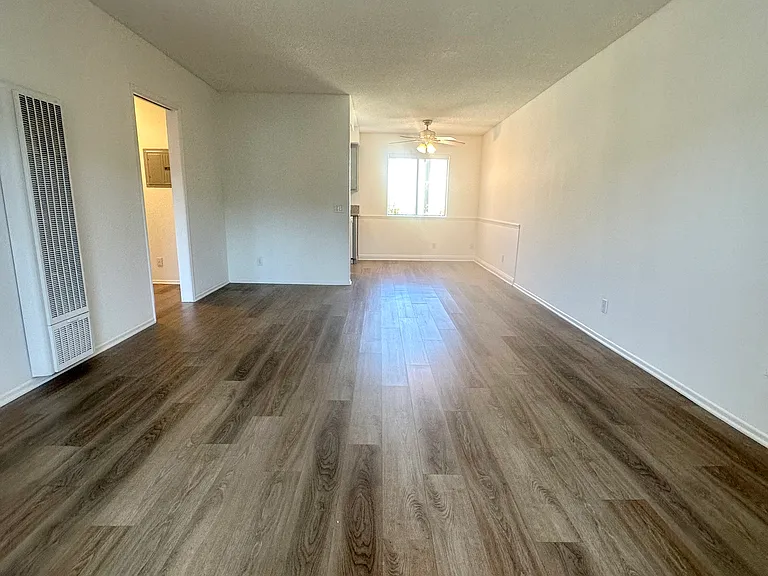824 E Windsor Rd #11 — Photo 2