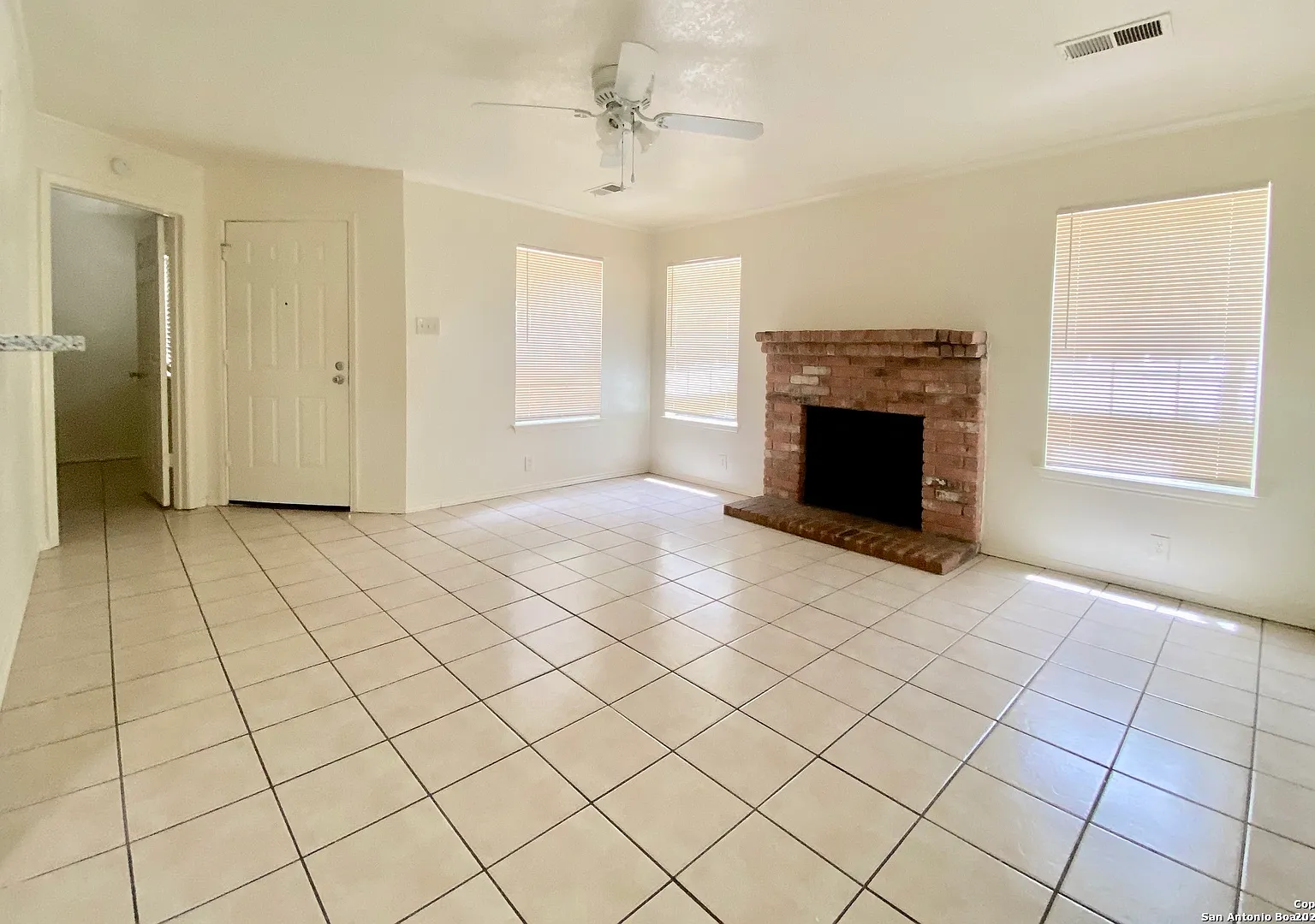 2 bed, 848 sqft, $1,250 — Photo 3