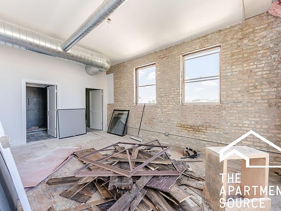 4th image of 1834 W North Ave #3