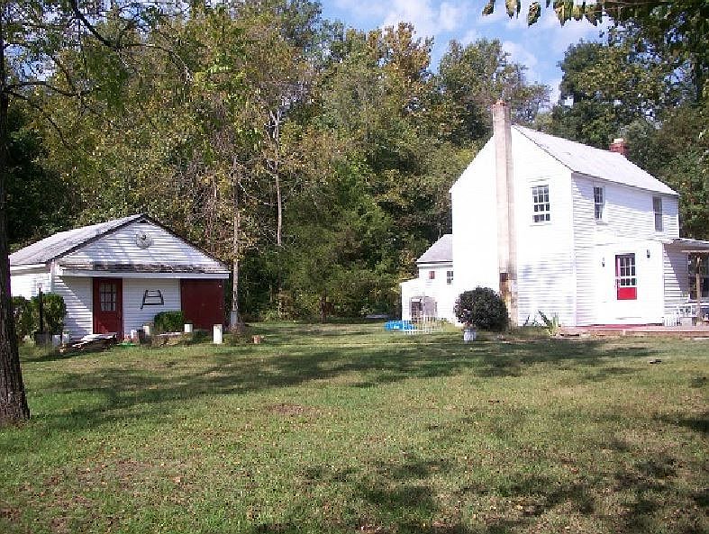 2nd image of 328 Lime Landing Rd