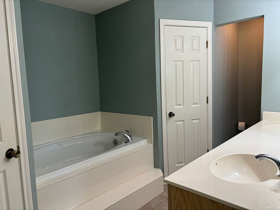 1st image of 1202 Arnold Ln Unit 1