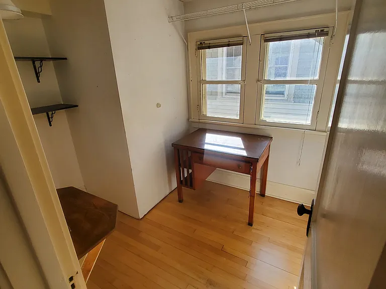 1911 E Newport Ave — Photo 18