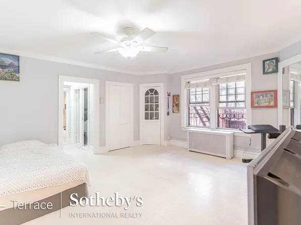 150 Burns Street image 1 of 15