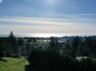 6886 Pacific Terrace Loop, Brookings, OR