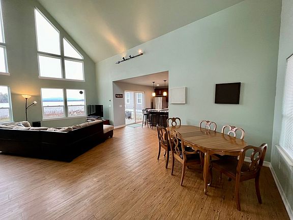 5th image of 4374 Saltspring Dr