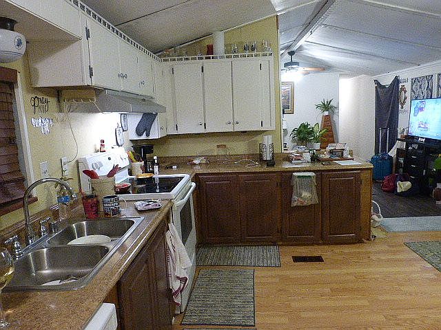 1st image of 4021 Featherstone Dr