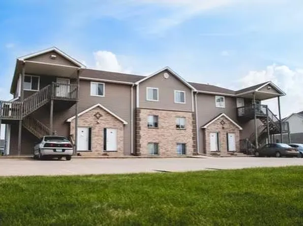 4524 Twain Cir, Ames, IA
