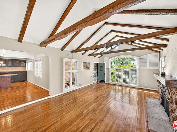 3rd image of 2940 Cardiff Ave