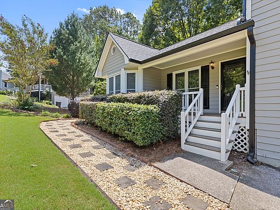 3rd image of 81 Shefield Pl