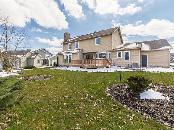 5th image of 2730 Blue Heron Dr