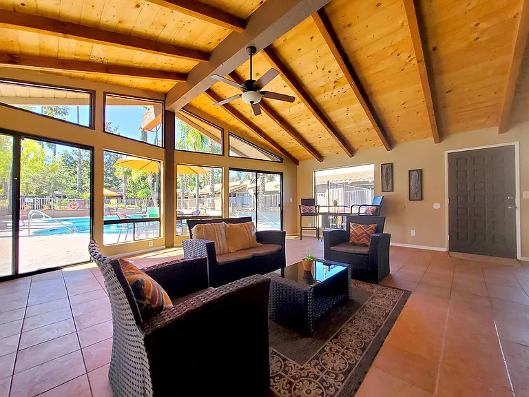 Indian Springs Apartments — Photo 7