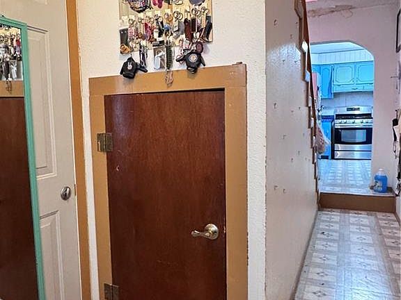 4th image of 2403 S Louisiana Ave