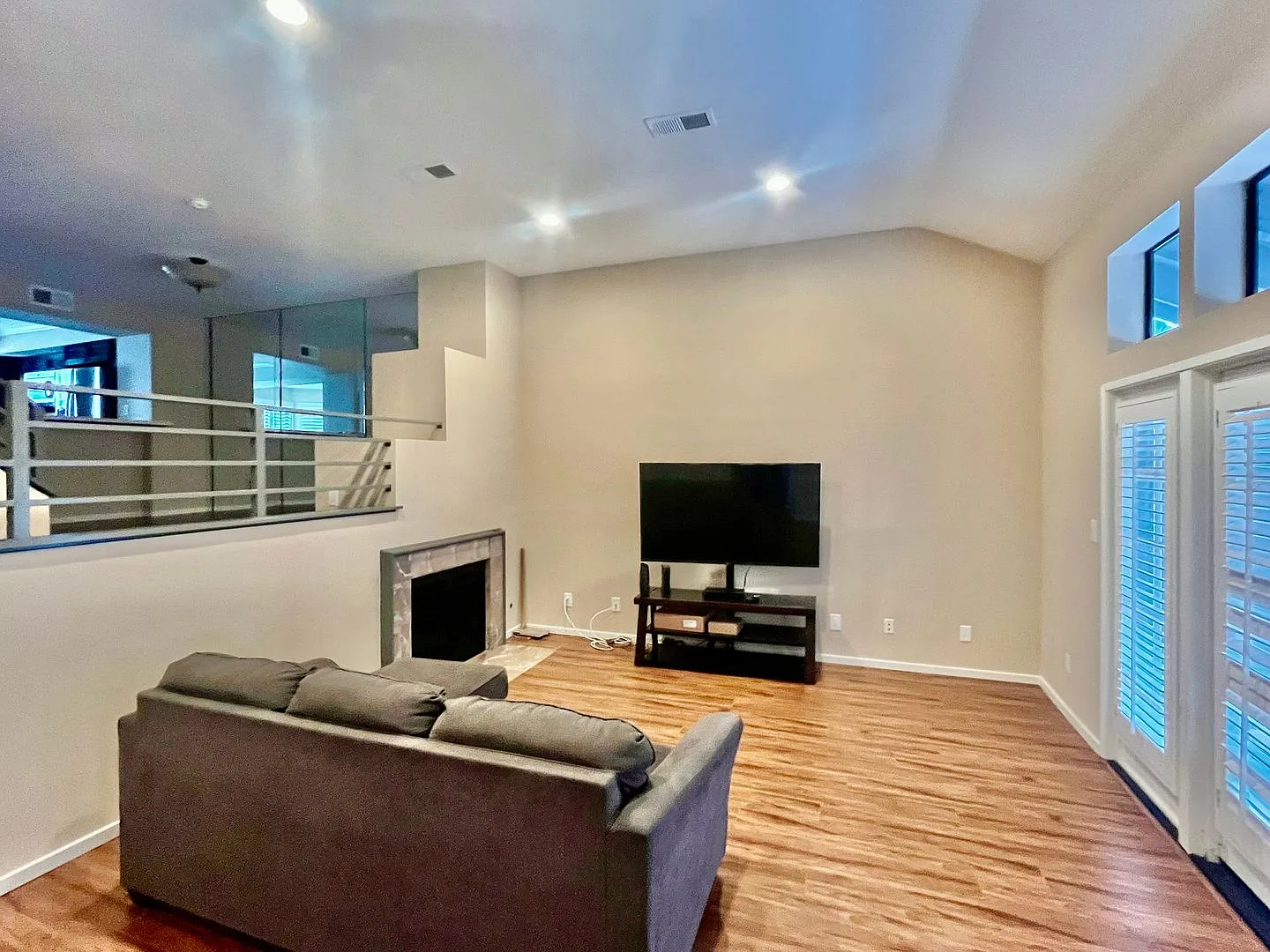 Beautiful 2bd/2bath townhome in Cambridge Terrace Community. — Photo 3