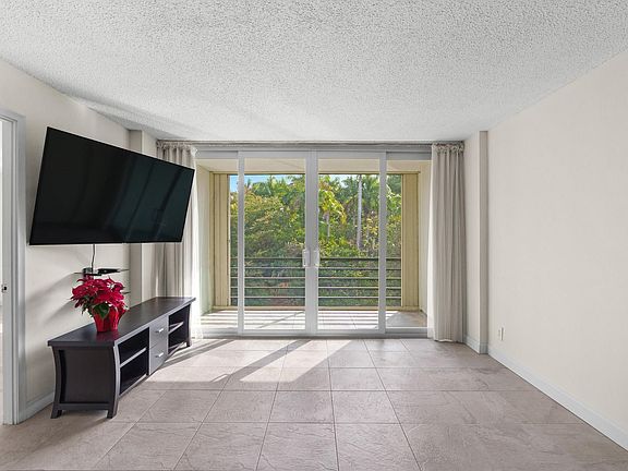 4th image of 107 Royal Park Drive #3C