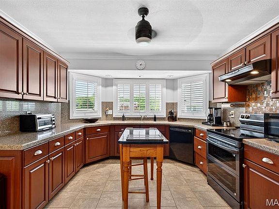 3rd image of 2953 Westborough Dr