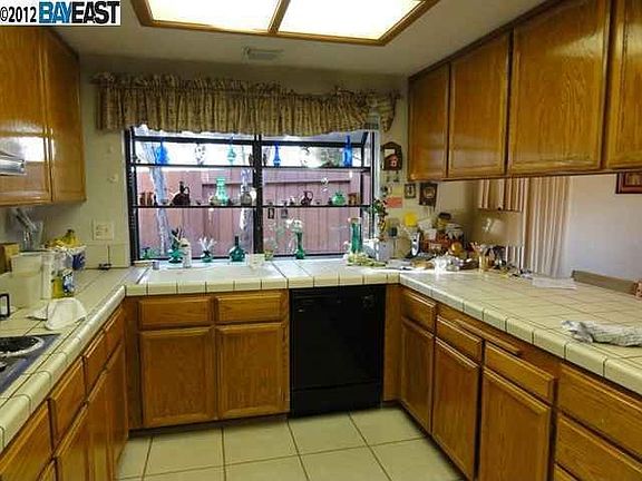 3rd image of 32836 Regents Blvd