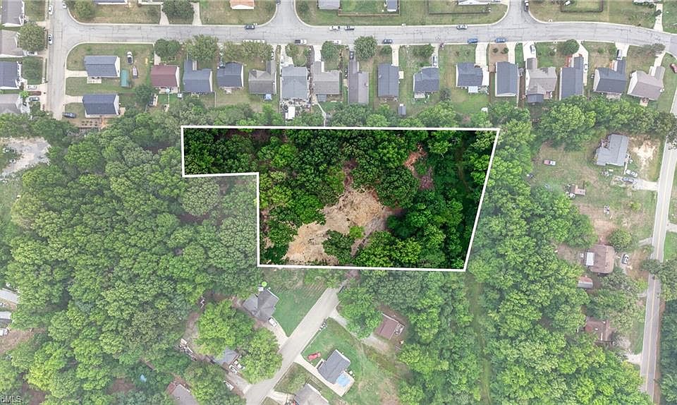 1st image of 3808 Twin Oak Dr