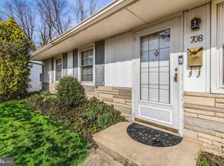 708 Shelby Dr, Oxon Hill, MD 20745