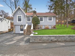 6 Glendale Road, Greenwood Lake, NY 10925