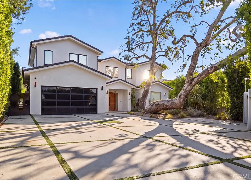 23262 Gonzales Dr