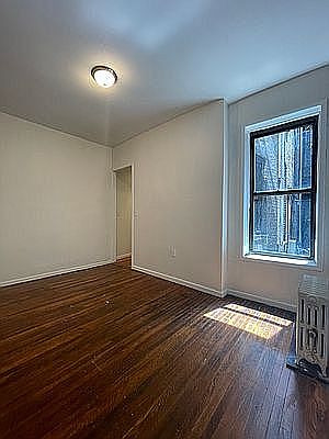 1st image of 200 W 95th St APT 1