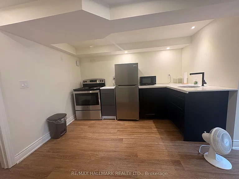 6 Margate Cres — Photo 12
