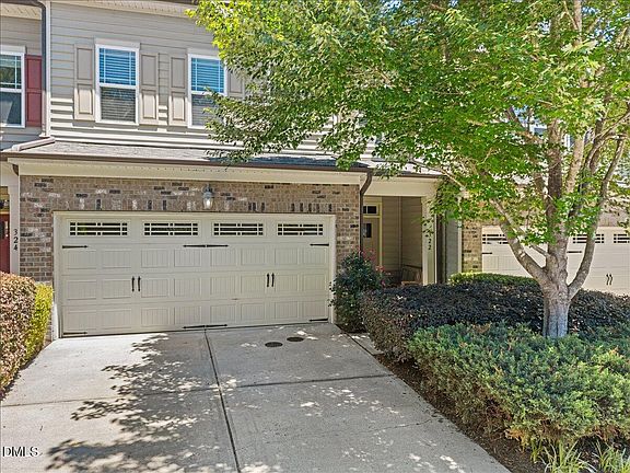 2nd image of 322 Rose Walk Ln
