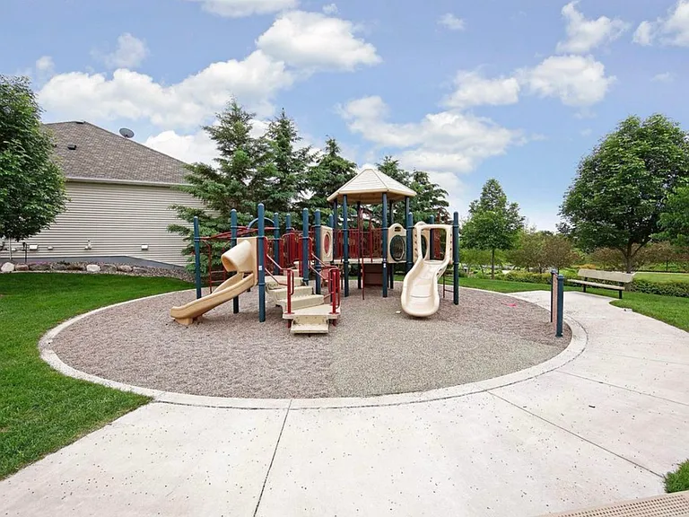 11023 Oak Grove Cir — Photo 25