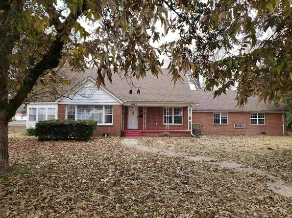 681 S Garfield Ave, Piggott, AR 72454