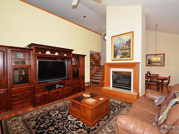 3rd image of 654 W Sandlewood Ct