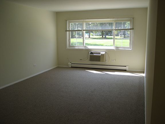 3rd image of 375 W Winchester Rd APT 205