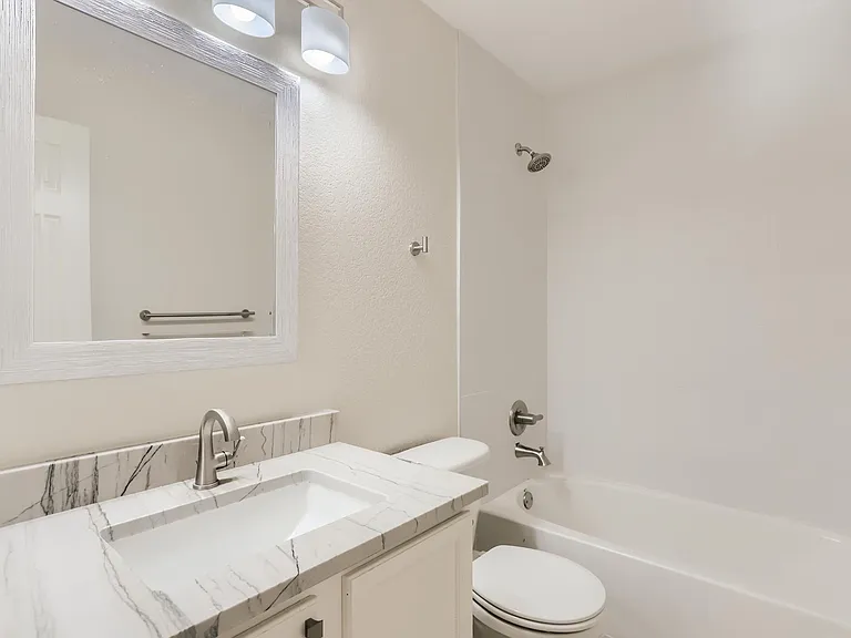 5702 Blue Mountain Cir — Photo 19