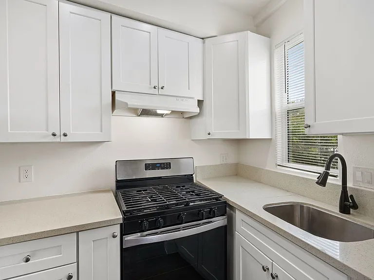 5905 Whitnall Hwy — Photo 7