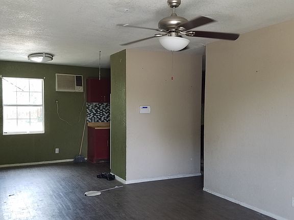 3rd image of 135 Aldrich Dr