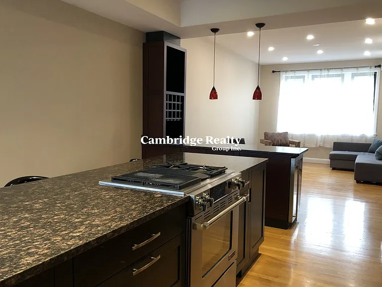 2021 Commonwealth Ave #T — Photo 1
