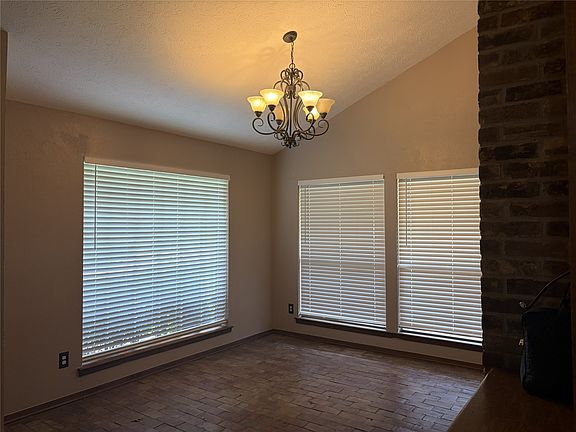 5th image of 2613 Winfield Dr