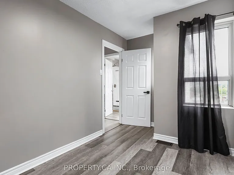 856 Weston Rd — Photo 14