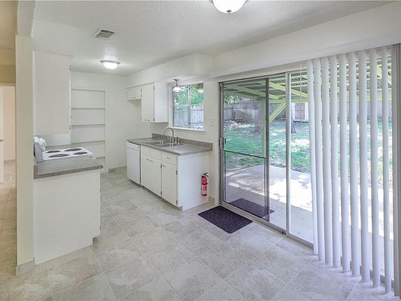 5th image of 2305 N Cannes Dr